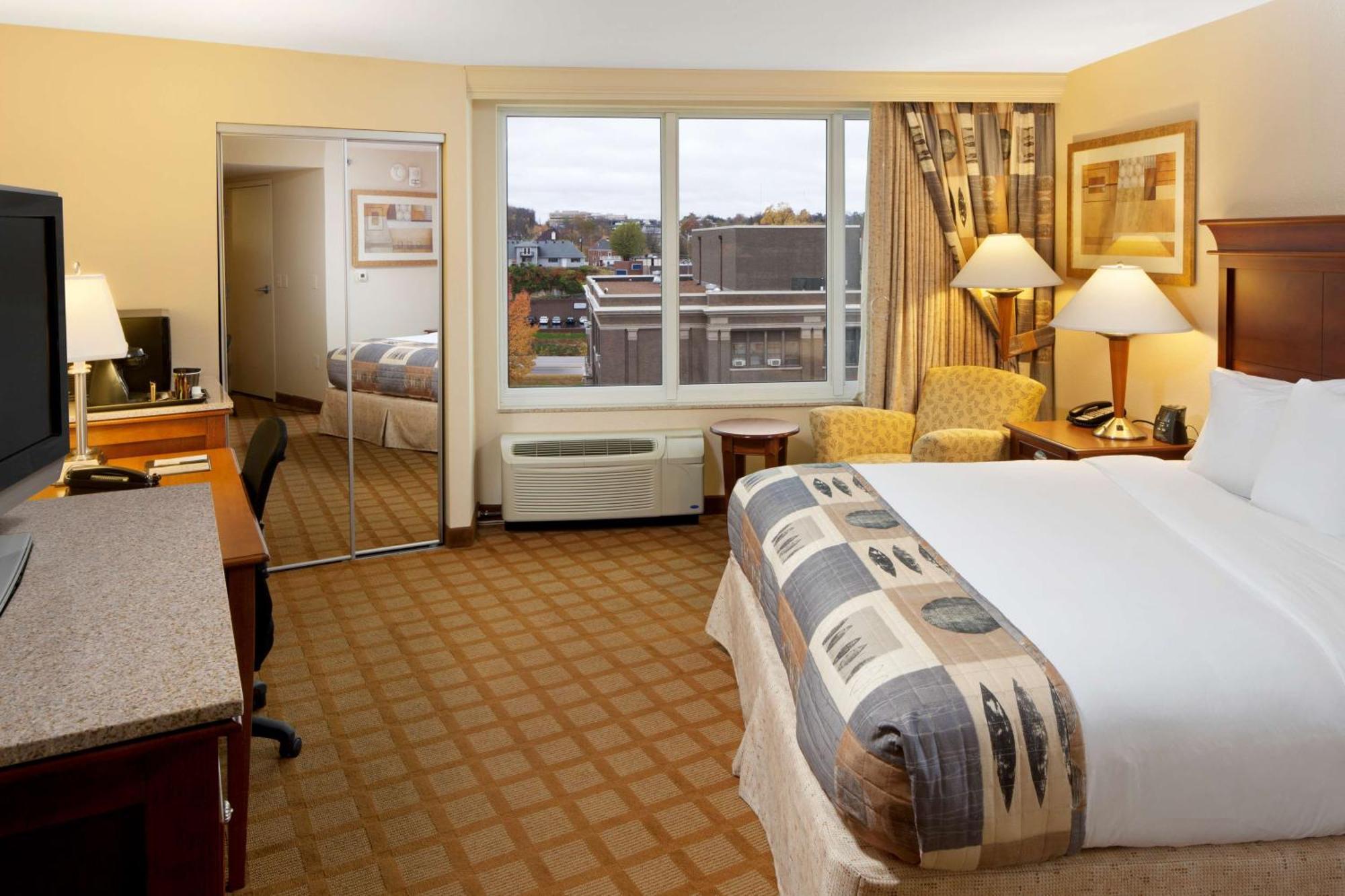 Doubletree By Hilton Jefferson City Extérieur photo