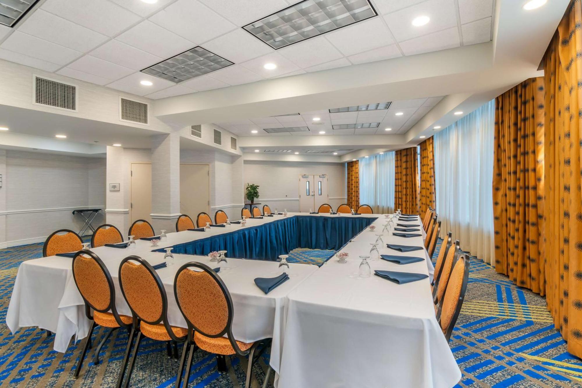 Doubletree By Hilton Jefferson City Extérieur photo
