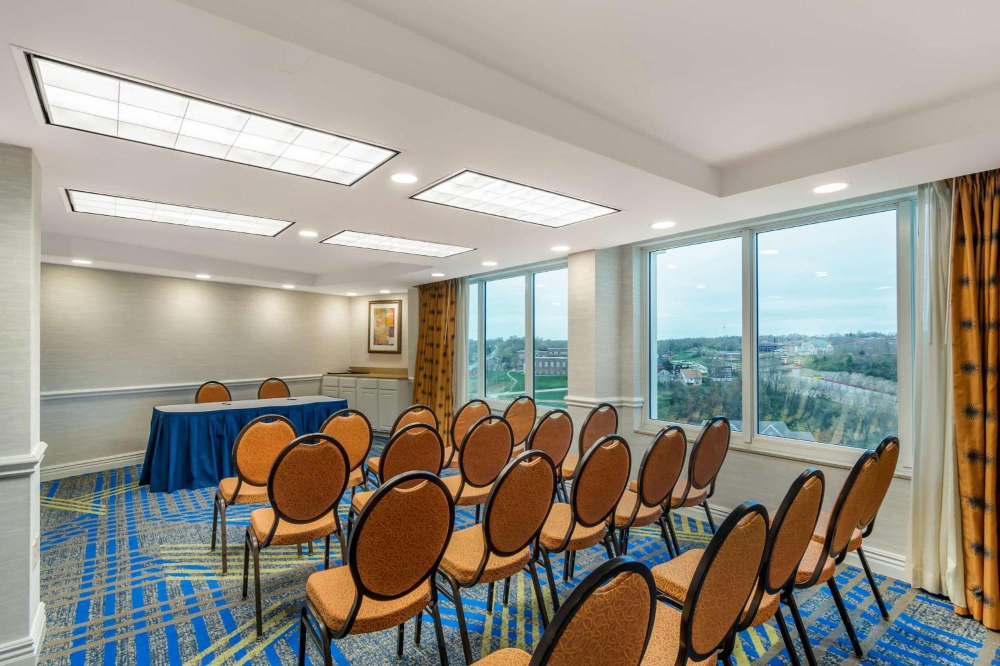 Doubletree By Hilton Jefferson City Extérieur photo