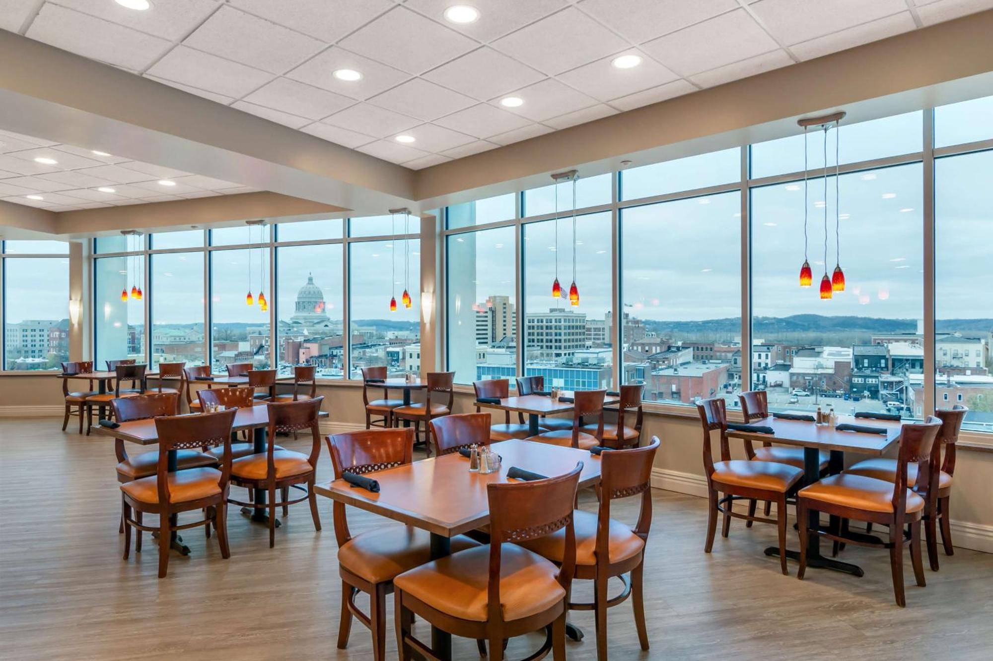 Doubletree By Hilton Jefferson City Extérieur photo
