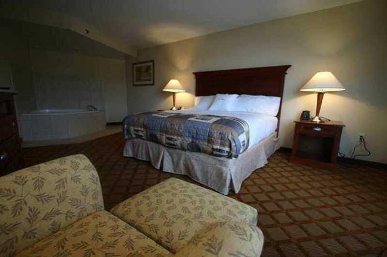 Doubletree By Hilton Jefferson City Extérieur photo